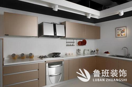 鋼化櫥柜門和精鋼櫥柜門之間的區別，兩者之間有什么不同