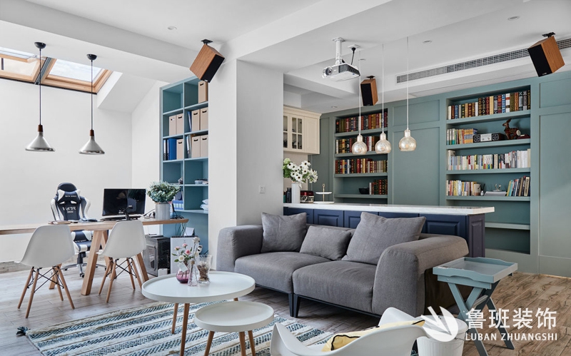 墻面涂刷乳膠漆和貼墻布哪個(gè)使用壽命更長(zhǎng)一些？