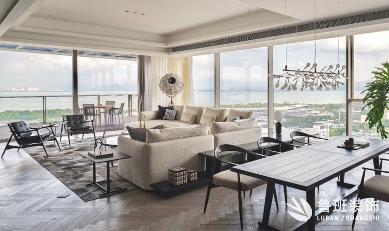 裝修前，廚衛(wèi)的墻磚多種多樣，應(yīng)該如何選擇墻面瓷磚