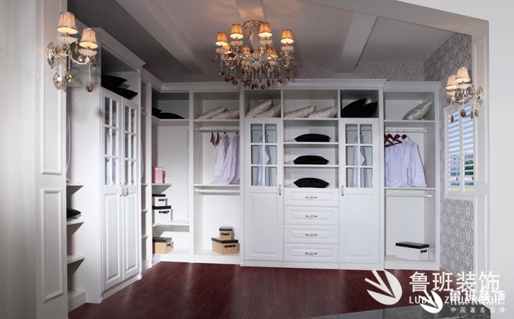 衣帽間裝修設計攻略，魯班裝飾帶您領略別樣衣帽間